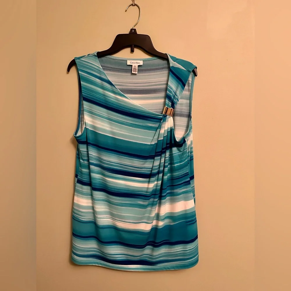 NWOT Calvin Klein sleeveless top. Excellent condition. - Picture 1 of 2